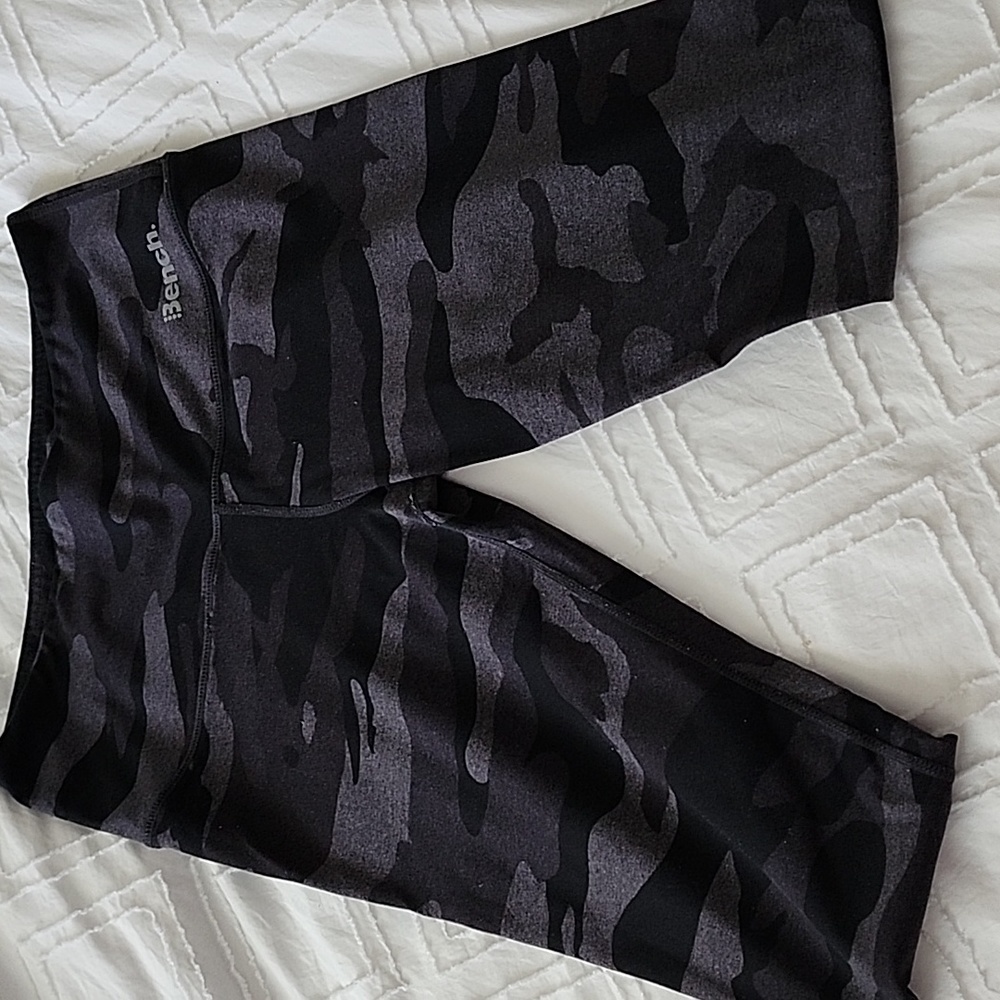 BENCH leggings size medium